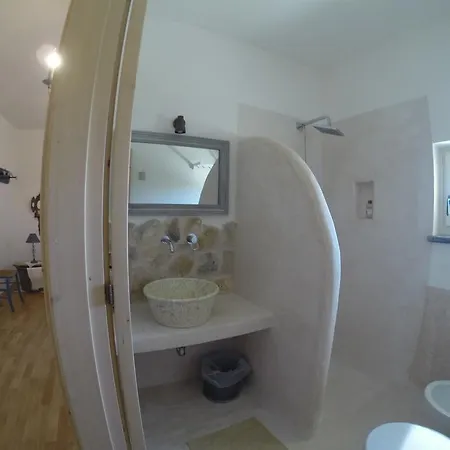 Giovannarolla House أوستوني