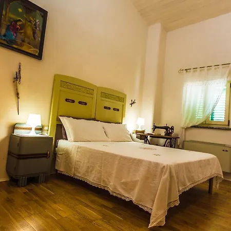 Giovannarolla House فندق مبيت وإفطار 4*