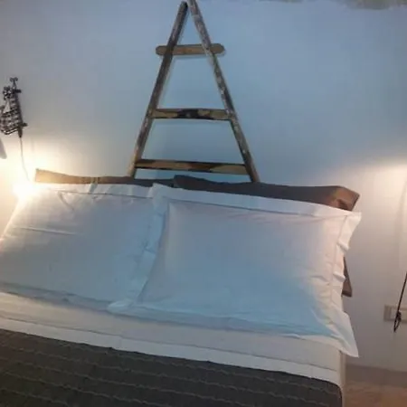 Giovannarolla House 4* オストゥーニ