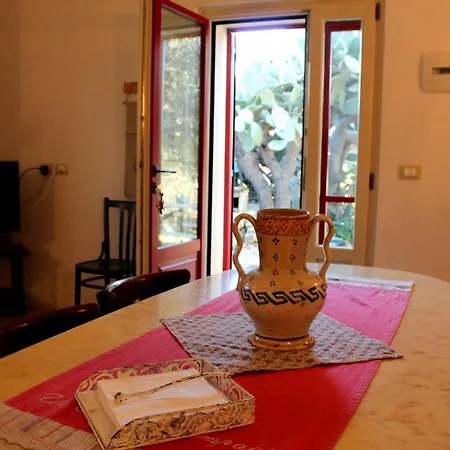 Giovannarolla House Bed & Breakfast 4*